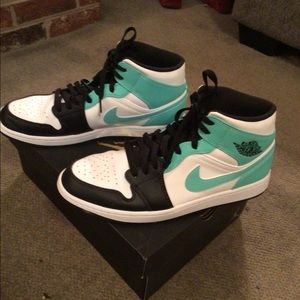 Air Jordan 1 Mid Island Green, White and Black